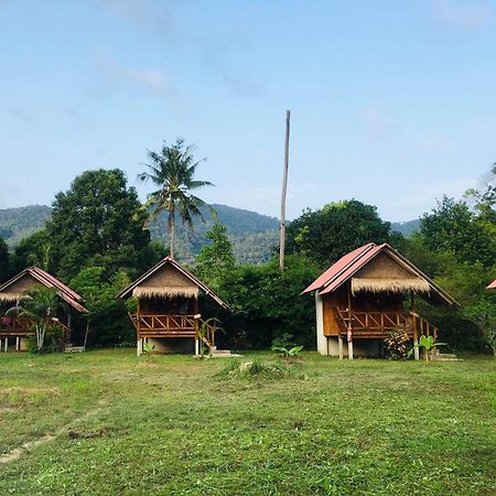 Seree Bungalows & Chill Bar เกาะช้าง ภายนอก รูปภาพ