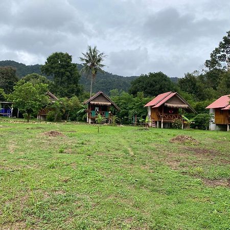 Seree Bungalows & Chill Bar เกาะช้าง ภายนอก รูปภาพ